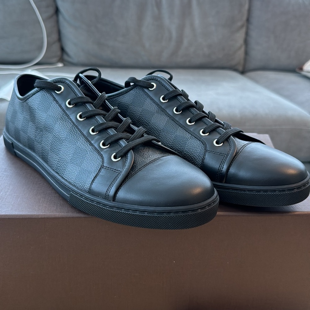 Brand new Louis Vuitton damier graphite low top men’s sneakers NIB 9.5 LV / 11.5